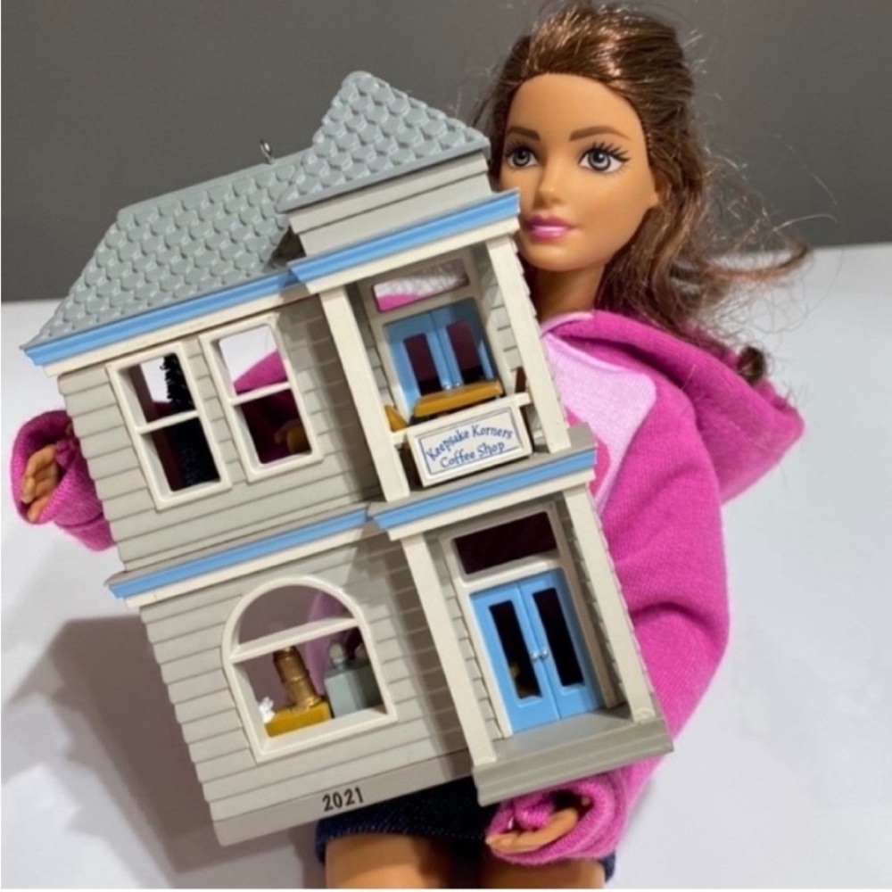 Hallmark keepsake coffee shop 2021 size little house hallmark ornament